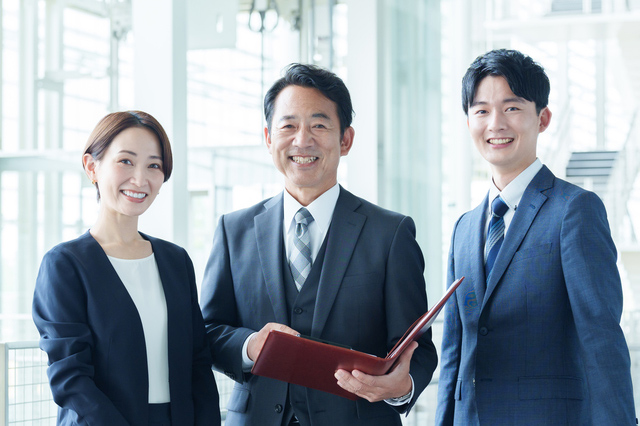 経営ビザの作成に特化した実績豊富な専門家が複数在籍！
